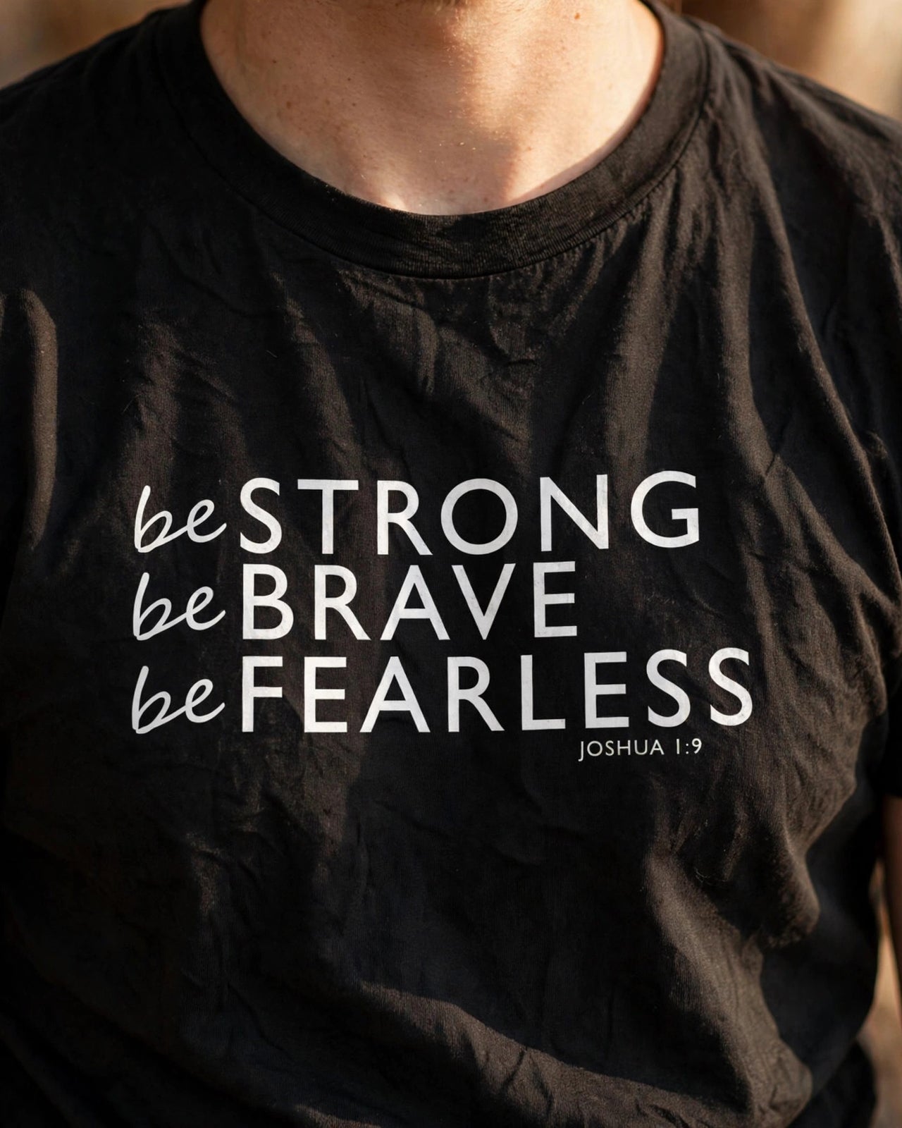 Be Strong Tee - print close-up